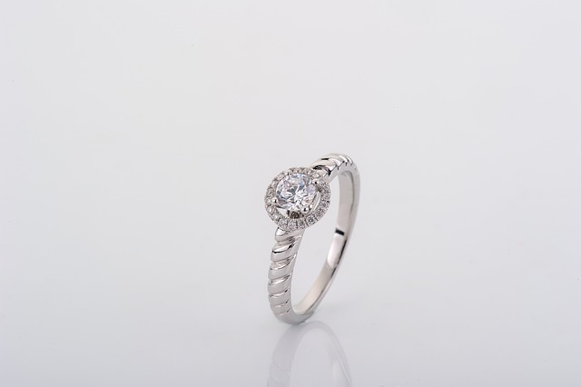 wedding ring,diamond ring