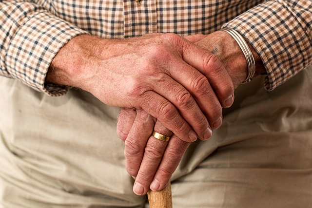 elderly-person-640x480-23846118.jpeg