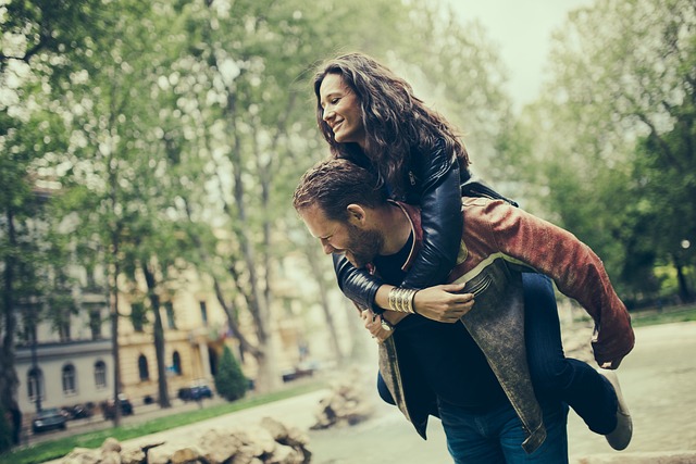 engagement-ring-640x480-13479550.jpeg