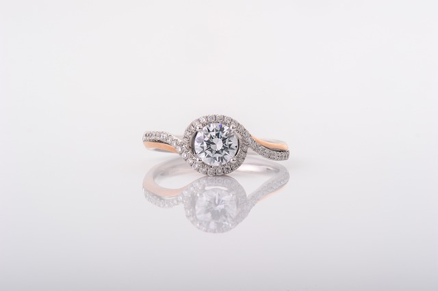 diamond-ringwedding-ring-engagement-ring-640x480-92296992.jpeg