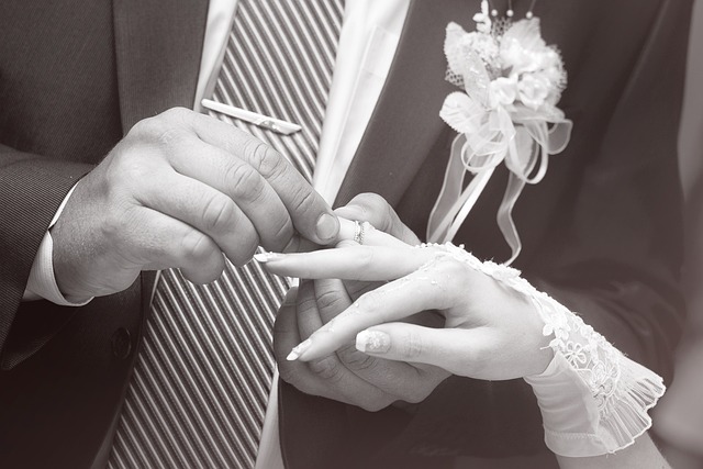 diamond-ringwedding-ring-engagement-ring-640x480-64336212.jpeg