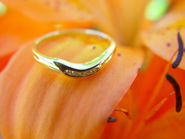diamond-ringwedding-ring-engagement-ring-640x480-96239054.jpeg
