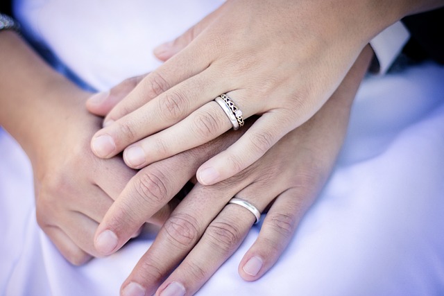 engagement-ring-640x480-21301592.jpeg