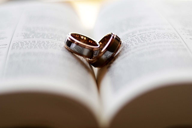 engagement-ring-640x480-61979557.jpeg