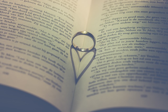 engagement-ring-640x480-65640959.jpeg