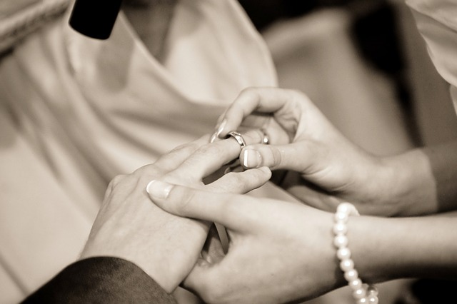 diamond-ring-640x480-63160259.jpeg