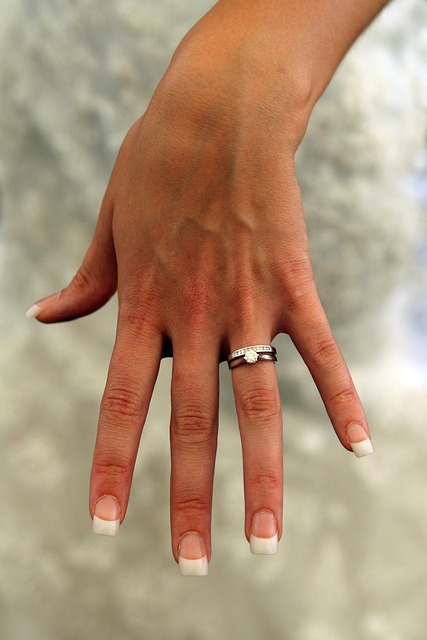 diamond-ring-640x480-29351202.jpeg