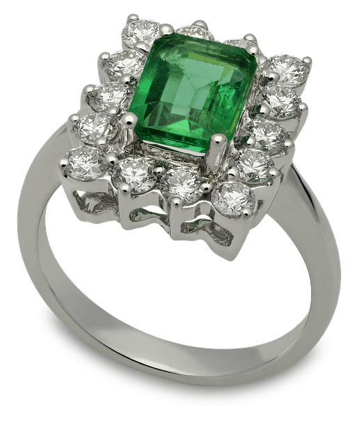 diamond-ring-640x480-27143090.png