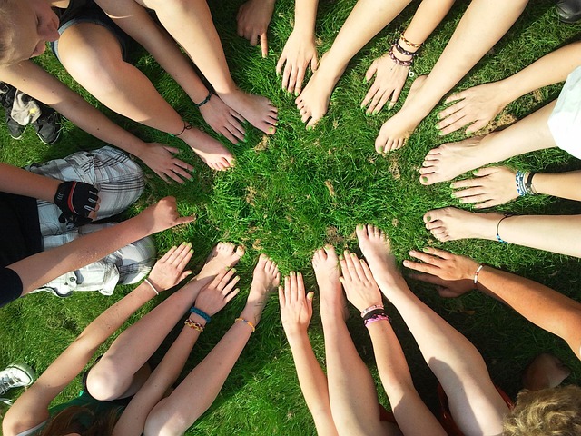 teamwork-640x480-3034838.jpeg
