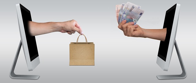ecommerce-640x480-80822225.jpeg